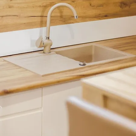 Dom V Strani * Poniky