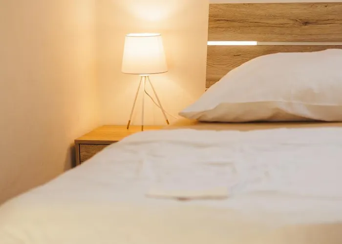 Dom V Strani * Poniky